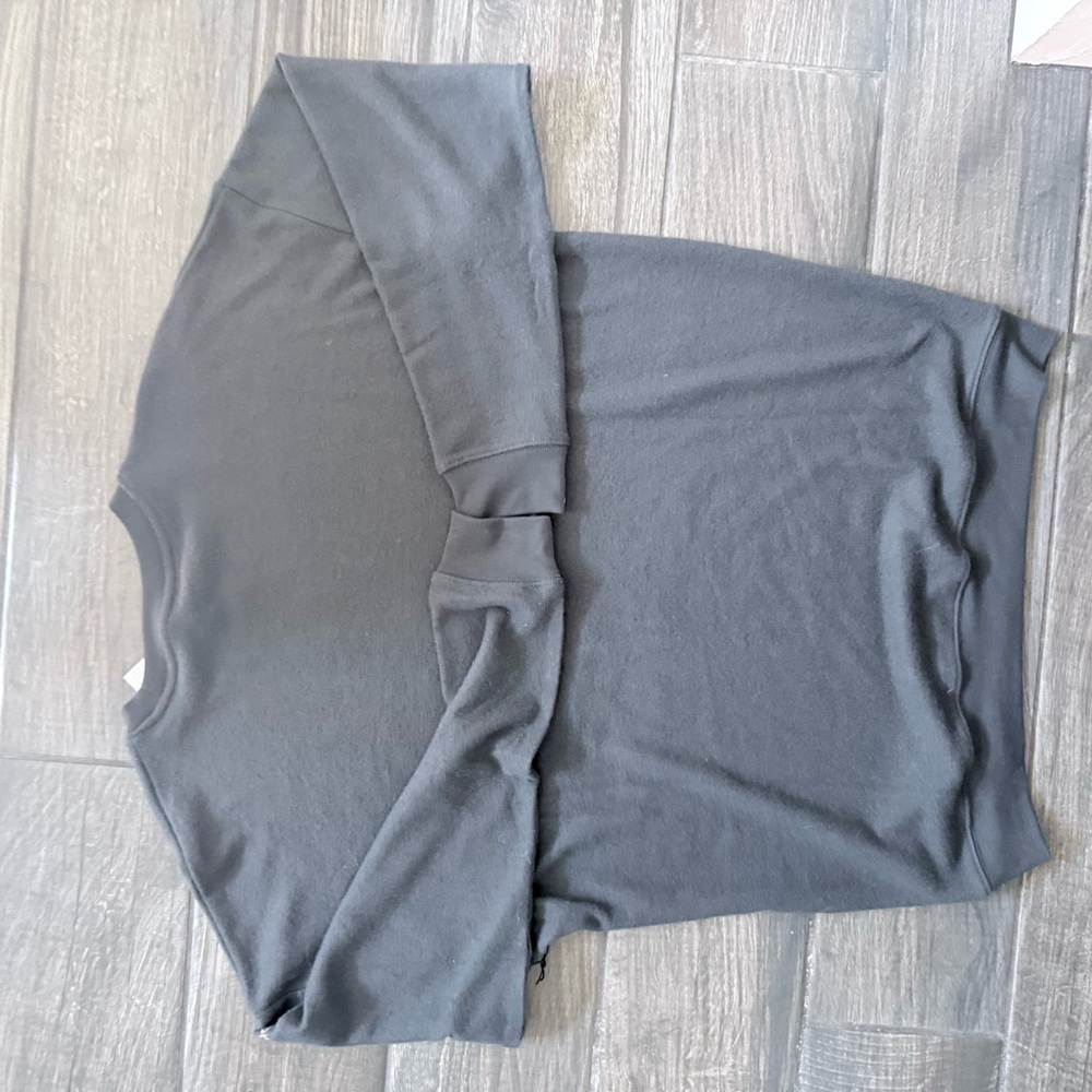 ALO Soho Pullover in Anthracite - Picture 7 of 7